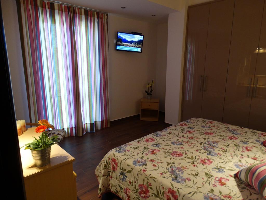 Dassia Beach Pension Rum bild