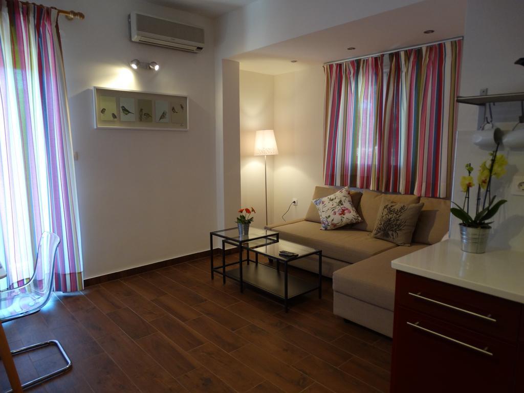 Dassia Beach Pension Exteriör bild