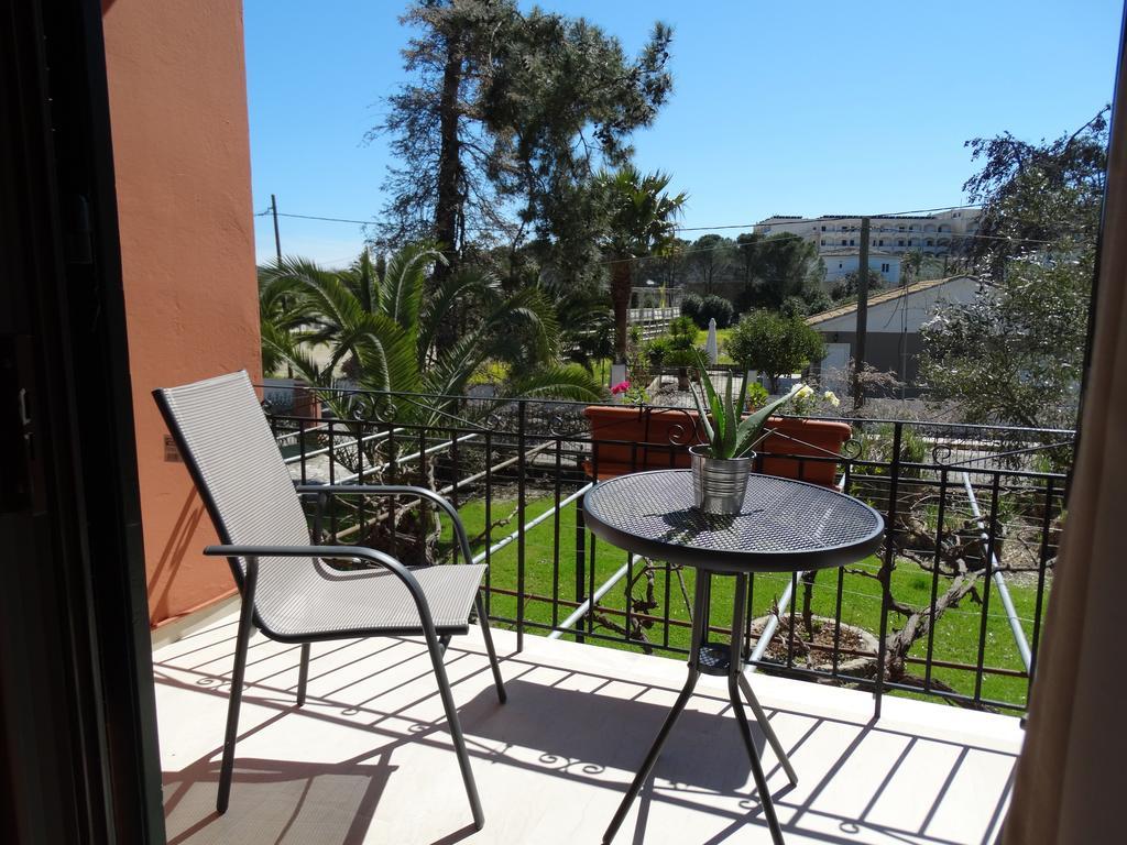 Dassia Beach Pension Rum bild