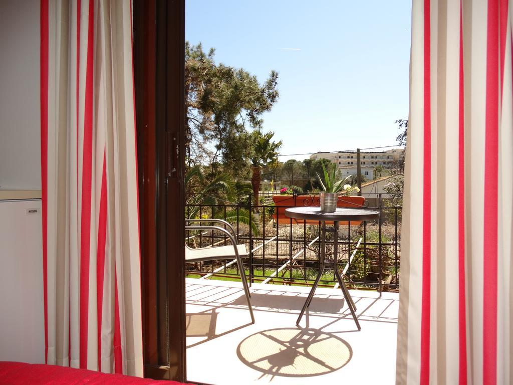 Dassia Beach Pension Rum bild