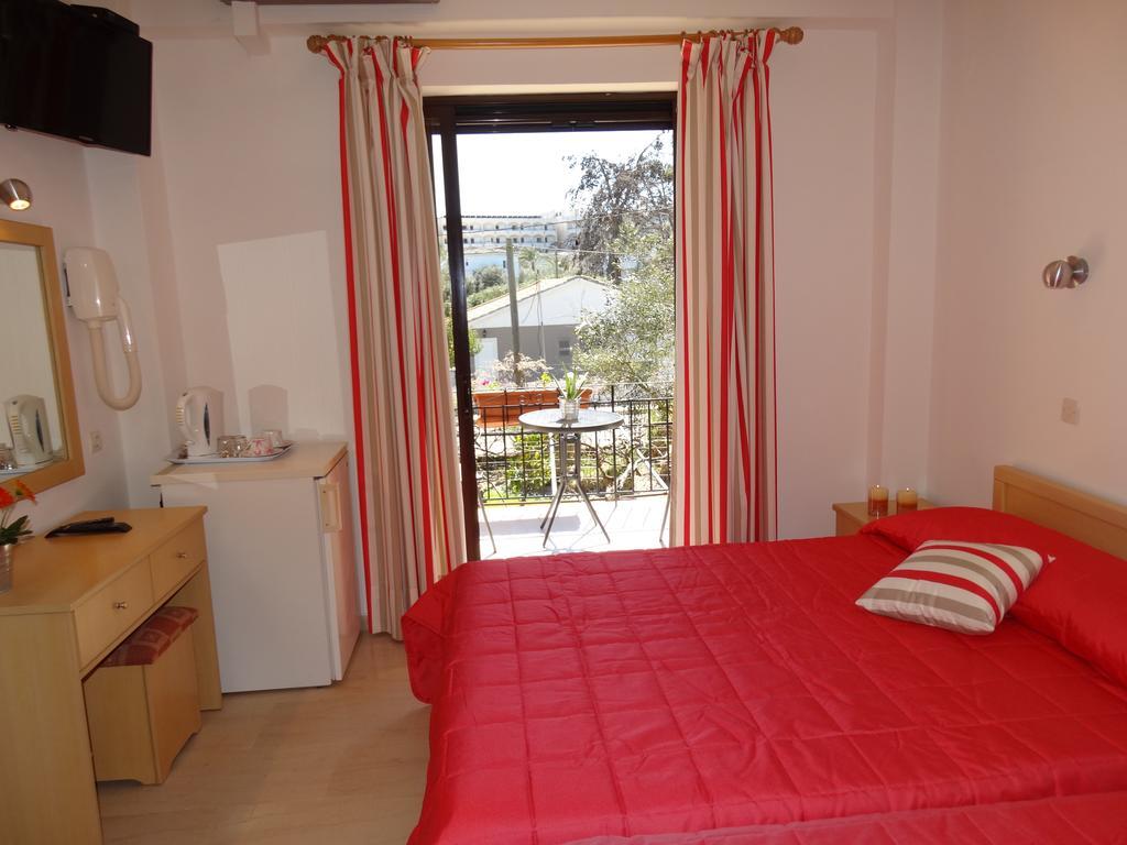 Dassia Beach Pension Rum bild