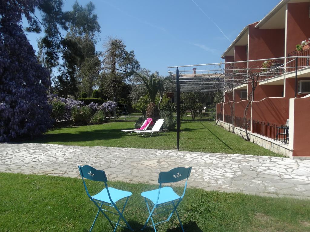 Dassia Beach Pension Exteriör bild