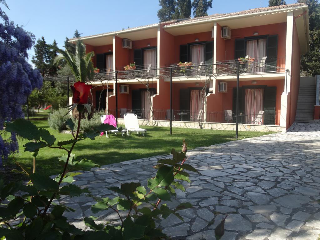 Dassia Beach Pension Exteriör bild
