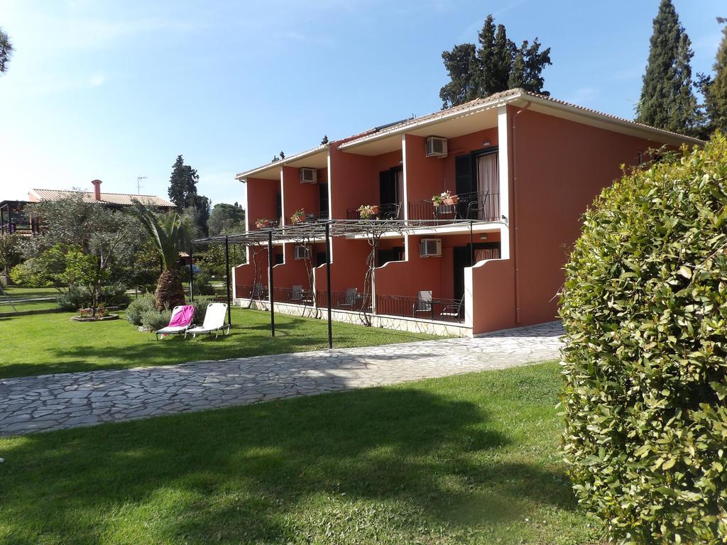 Dassia Beach Pension Exteriör bild